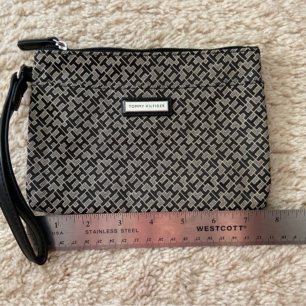 Tommy Hilfiger insignia wristlet